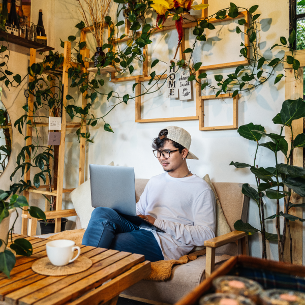 online retailer working from a coffee shop